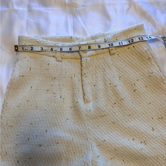 Cream Tweed Shorts – Size L - Picture 6 of 8